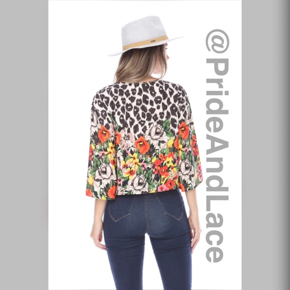 LAST 3️⃣ ✨WHITE LEOPARD/FLORAL PRINT 3/4 SLEEVE BLOUSE - Picture 3 of 3